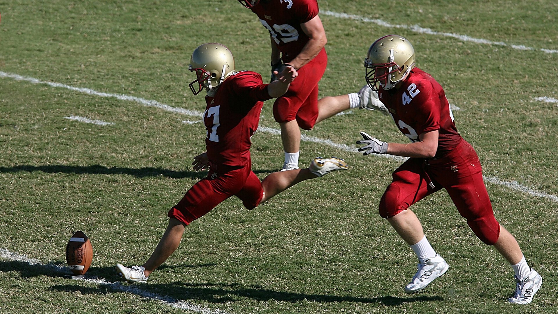 开云体育视频直播-F1巴林大奖赛汉密尔顿登顶，再度证明实力，f1巴林站比赛结果