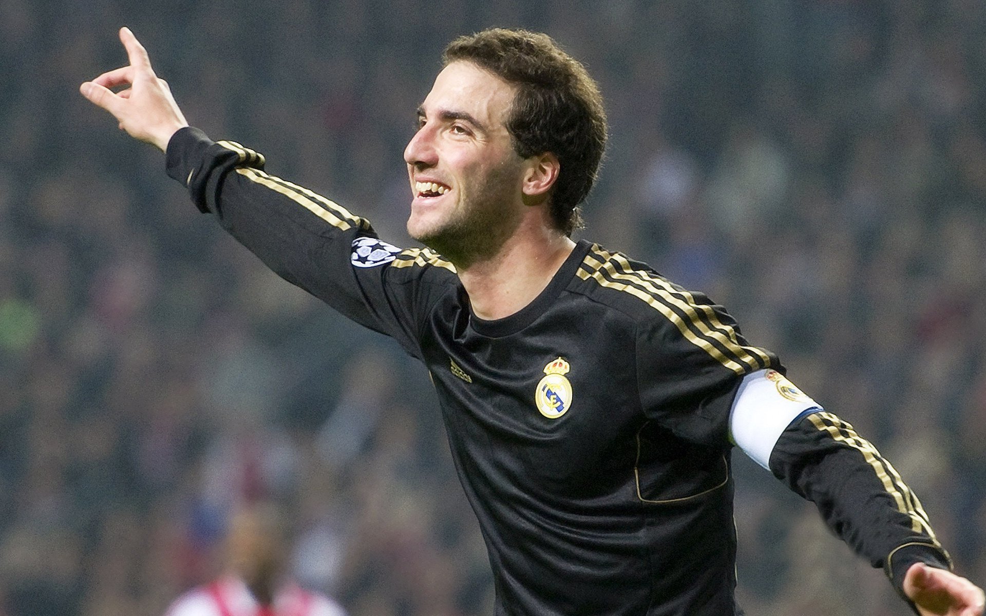 开云体育官方网站-C罗专访引爆网络：摩根短短6小时内获得100万点击量的秘密，c罗魔术